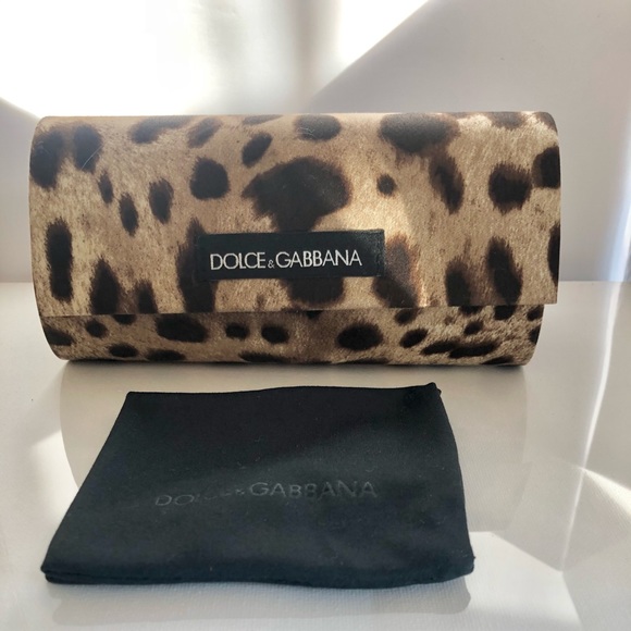 Sunglasses w/case - Picture 5 of 5